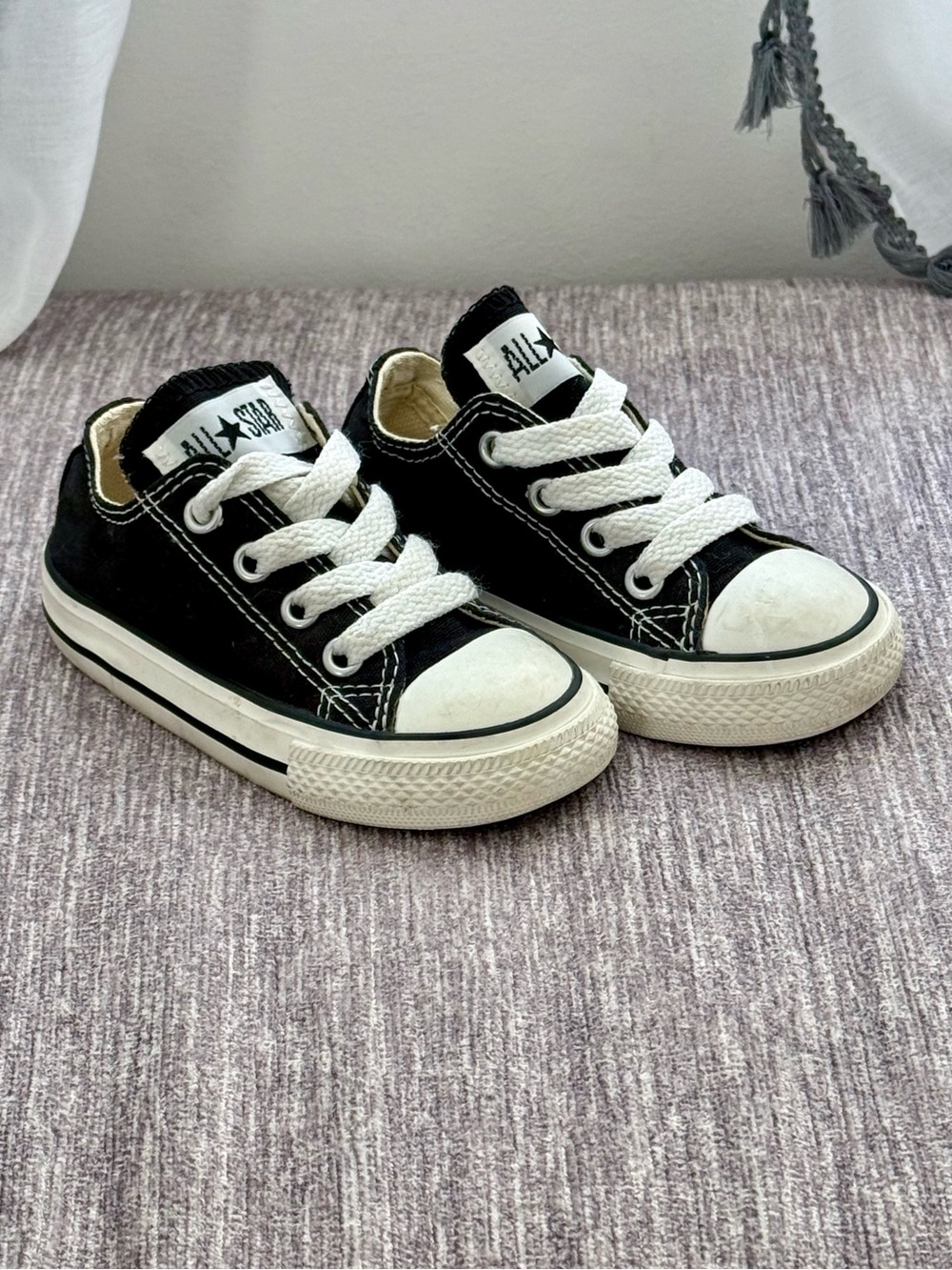 Converse Kids - Black and White Low Top Sneakers - Size Toddler 5